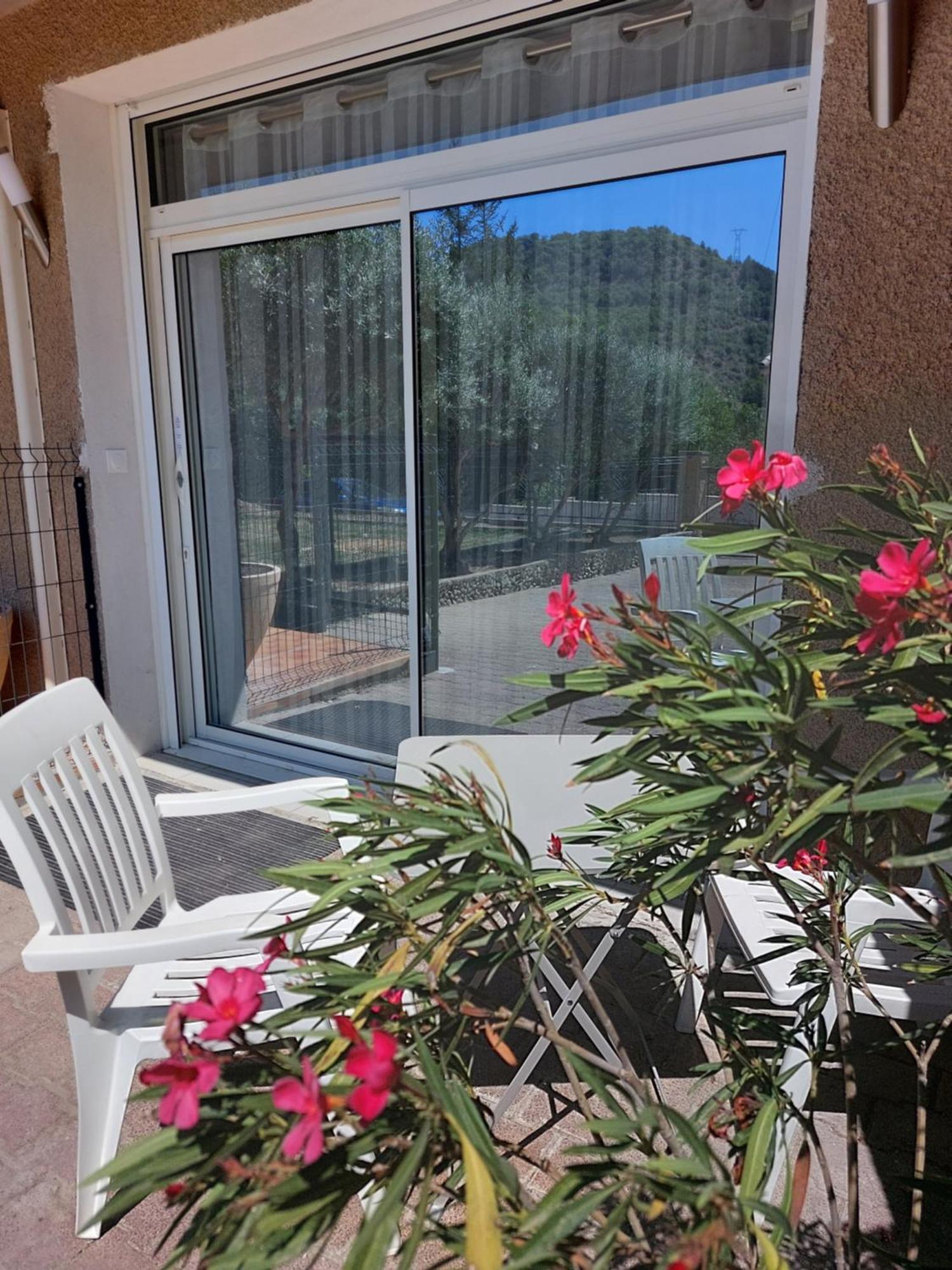Souvenirs De Provence, Charmant Appartement Neuf 3 Etoiles Digne-les-Bains Buitenkant foto